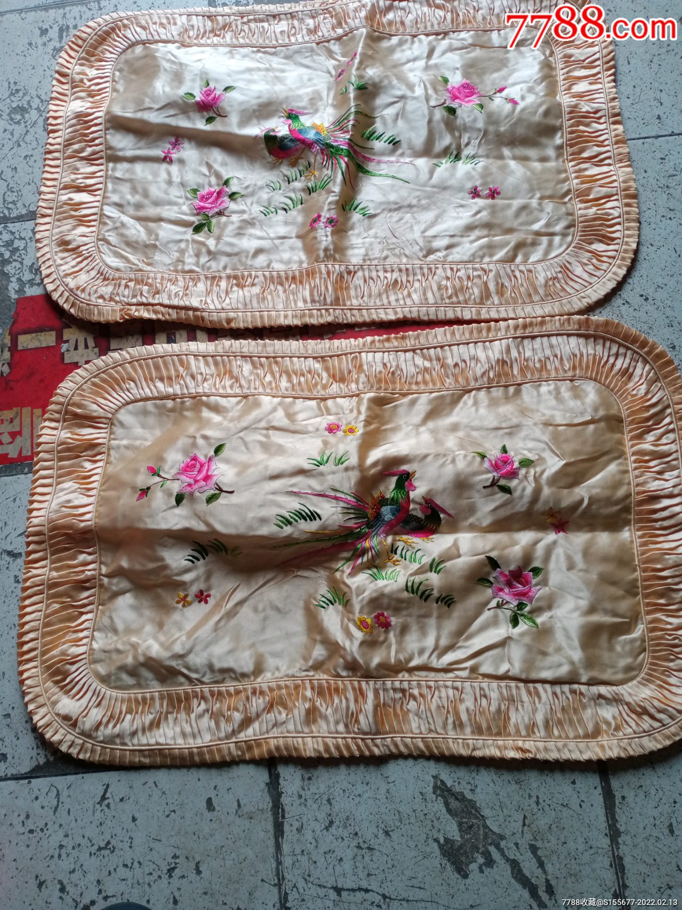 全新绣花枕套一对