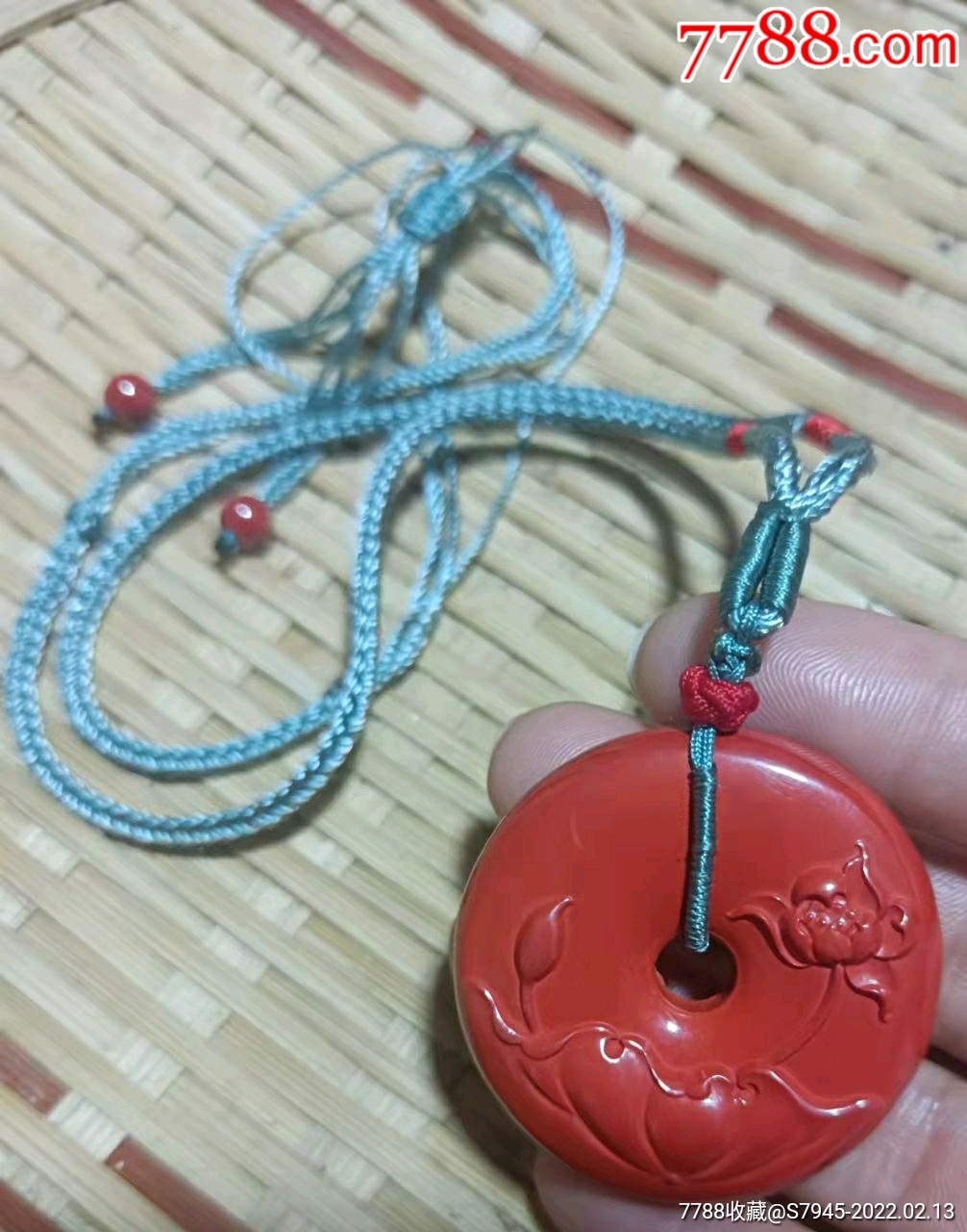 朱砂帝王砂荷花图平安扣挂件直径4cm重量40克