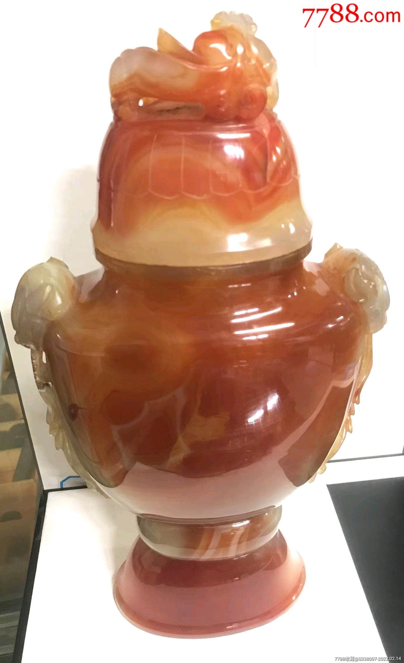 大个头红玛瑙夔龙钮瓶