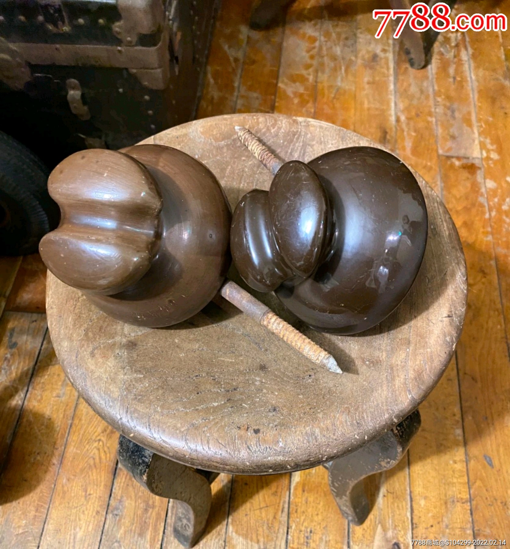 一对高压瓷葫芦