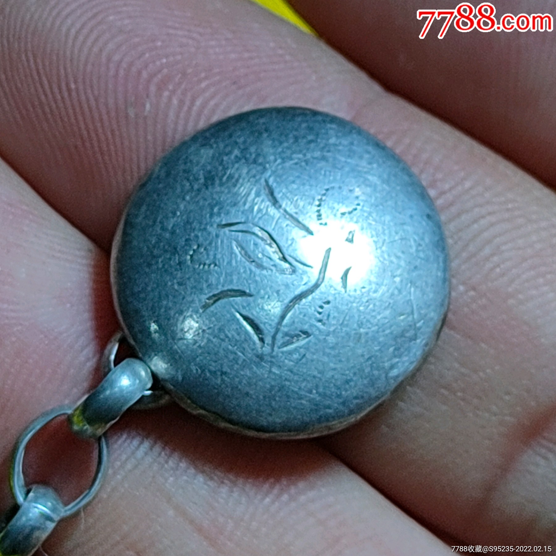 雕刻八卦12生肖图案的迷你辟邪小银镜