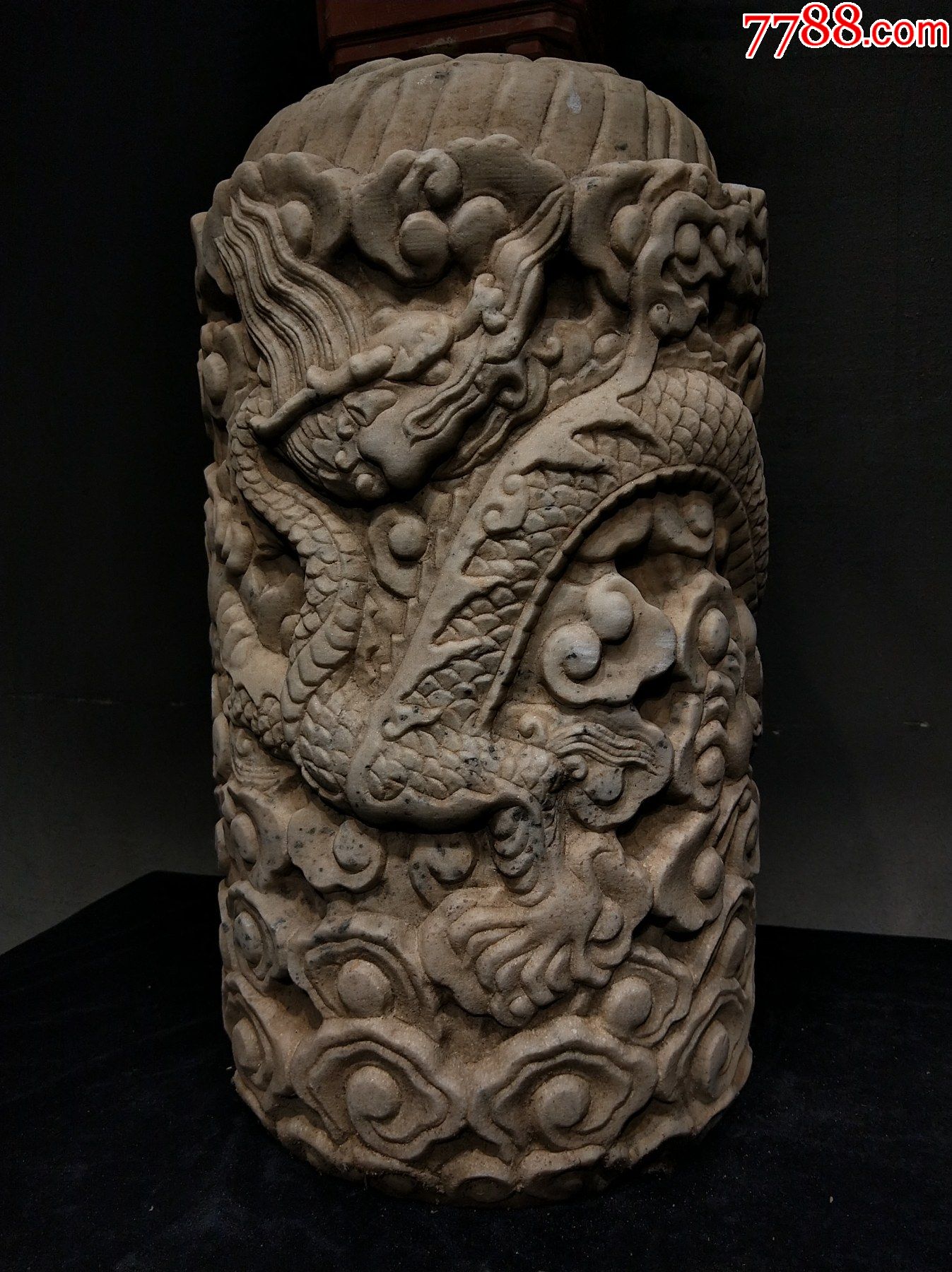 精美高浮雕祥云盘龙柱