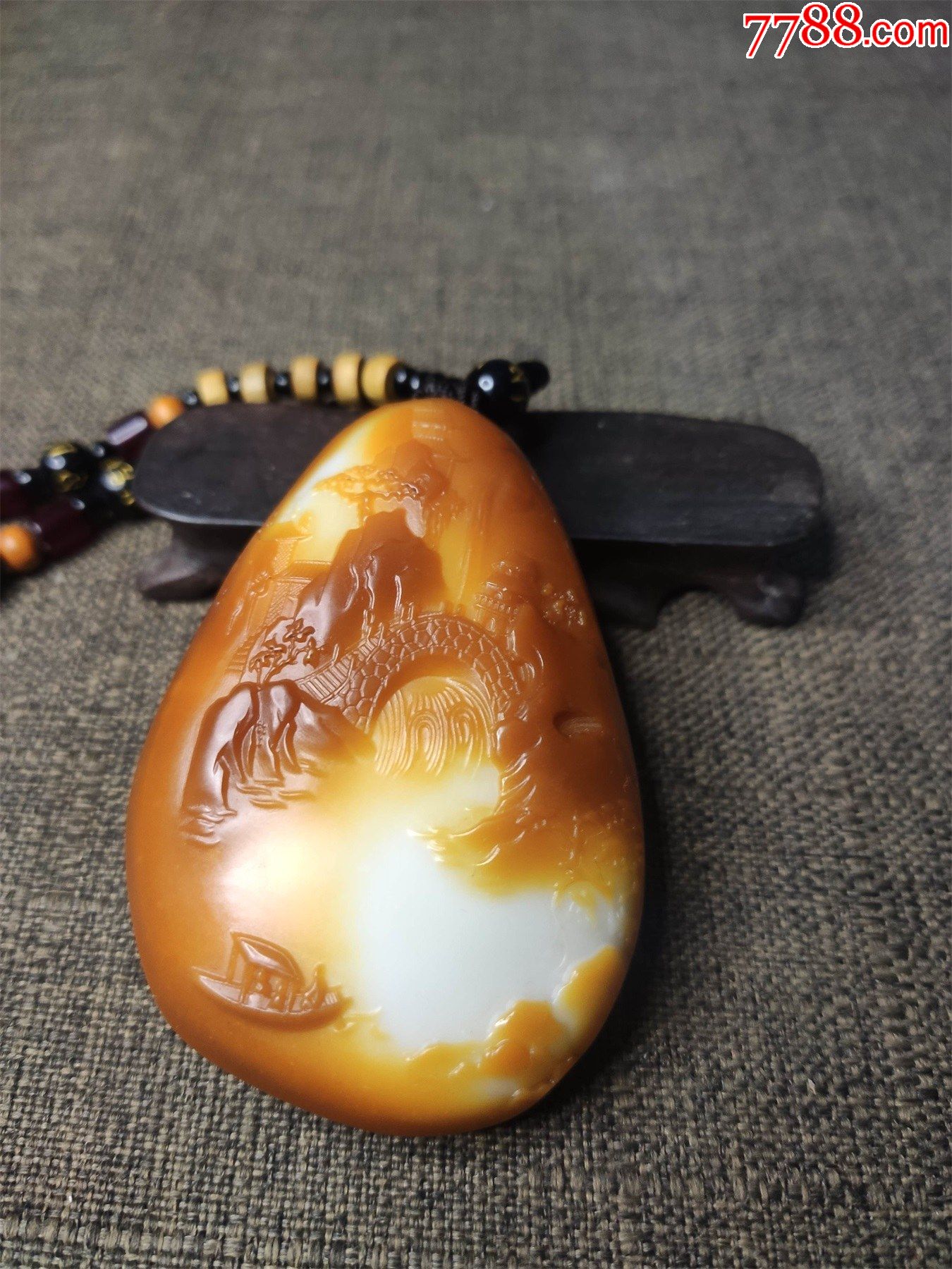和田玉黄皮山水把件
