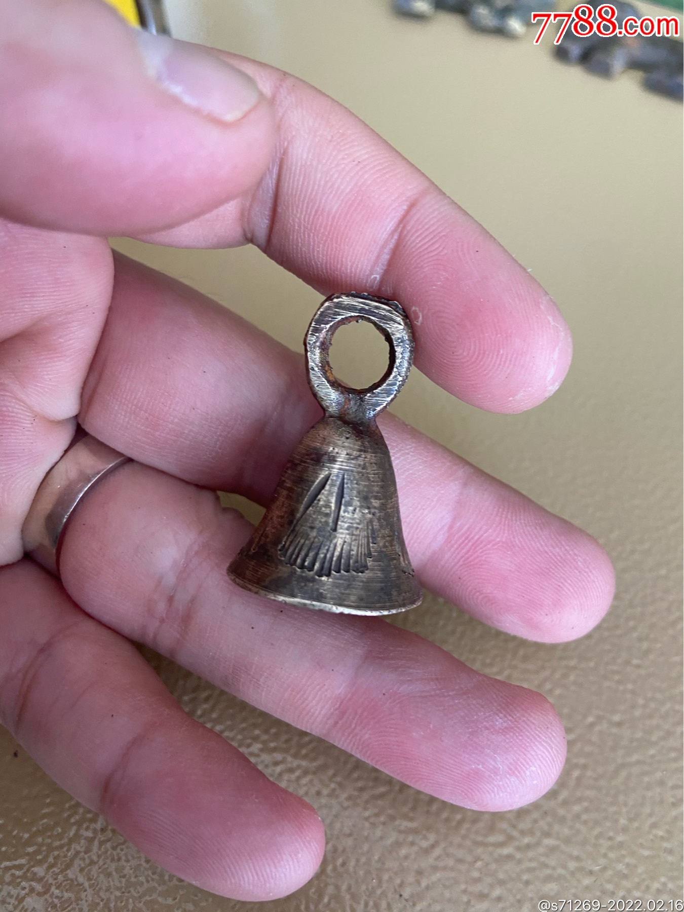 老铜铃铛具体看图里面缺个东西