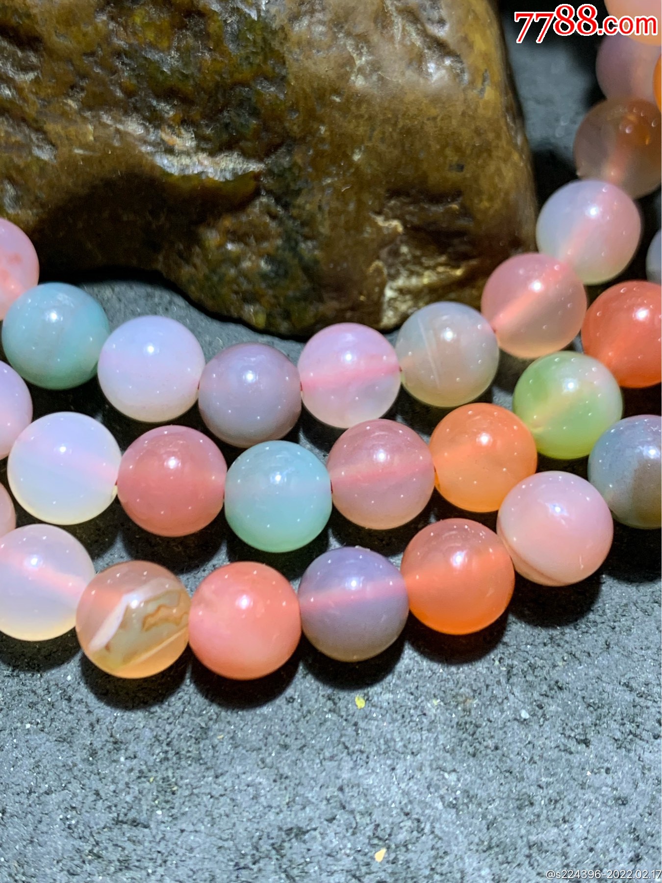 天然多彩糖果料盐源玛瑙多圈手串一条