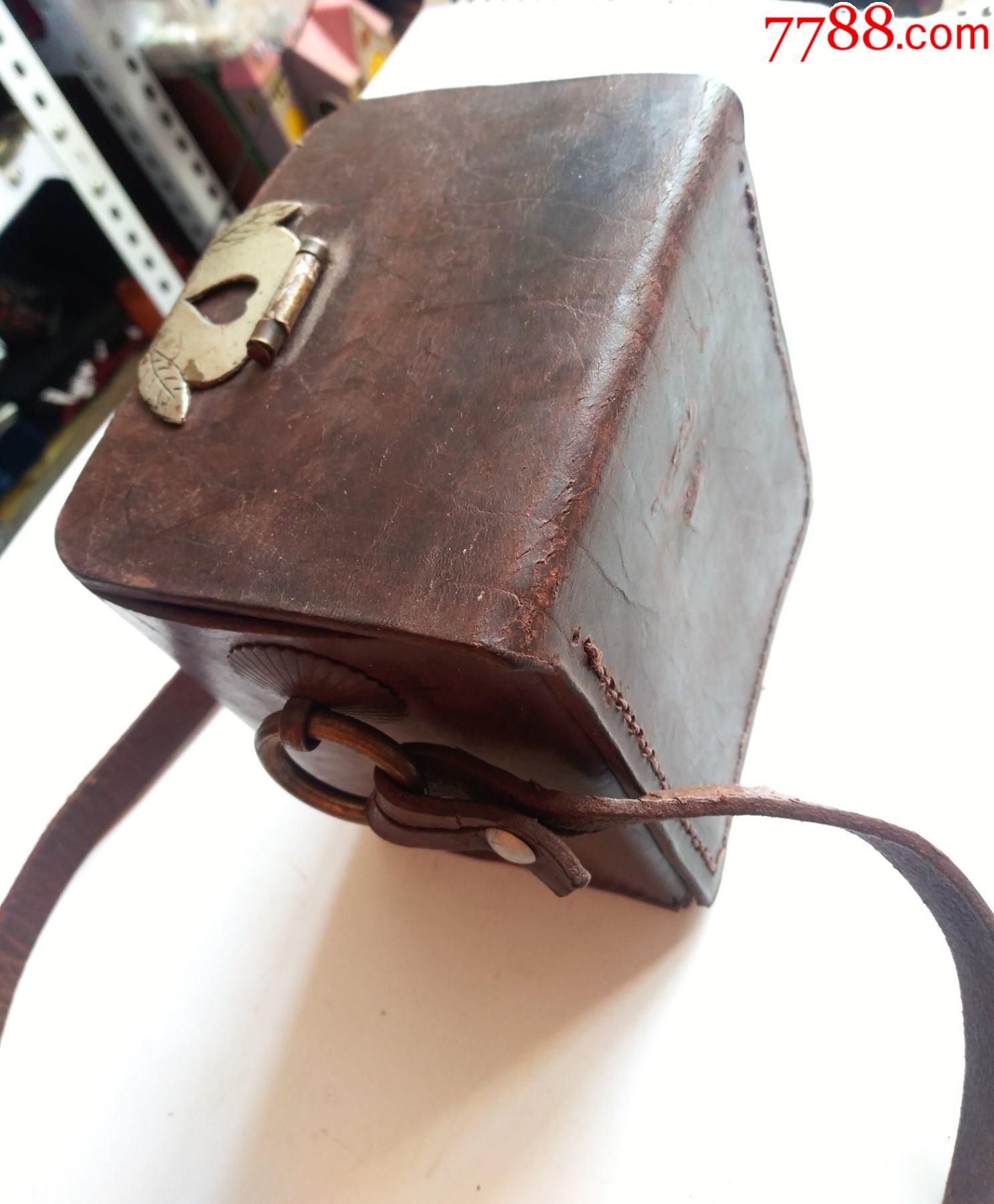 民国时期手工老皮包非常漂亮保存不错稀少点图可放大