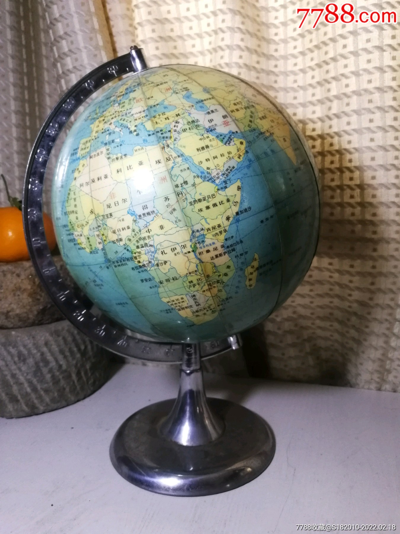 老物件老地球仪整体高度32公分球直径大概20多公分吧不好量保存不错老
