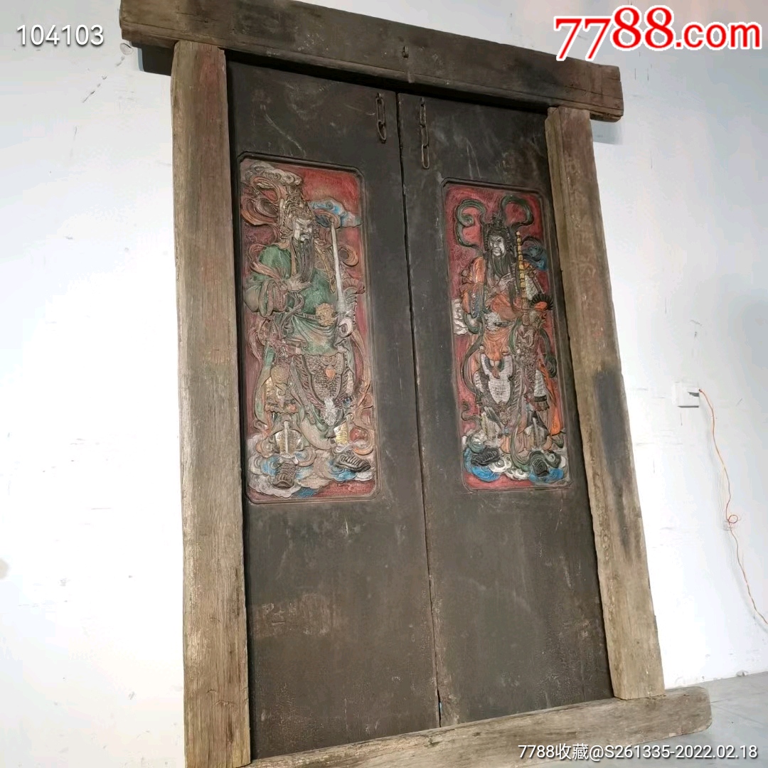 0次进行点评点评:0浏览量:备注:清朝门板雕刻彩绘门神,寓意吉祥,招财