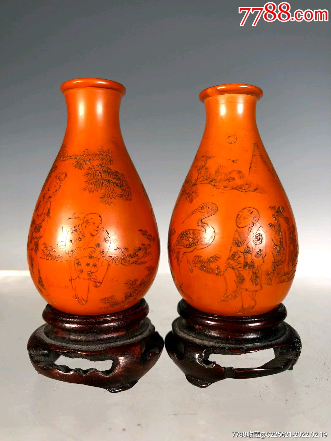 民国老赛璐璐雕婴戏图案头玉壶春瓶一对