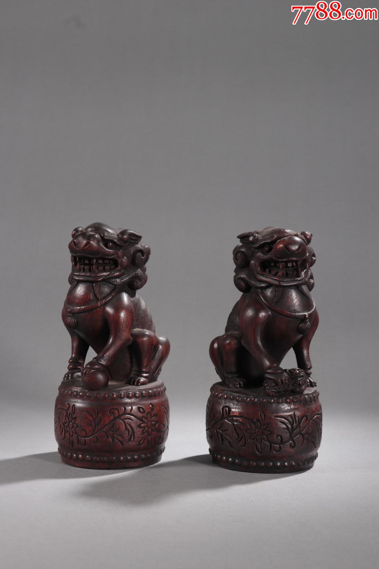 旧藏老沉香雕狮子摆件一对