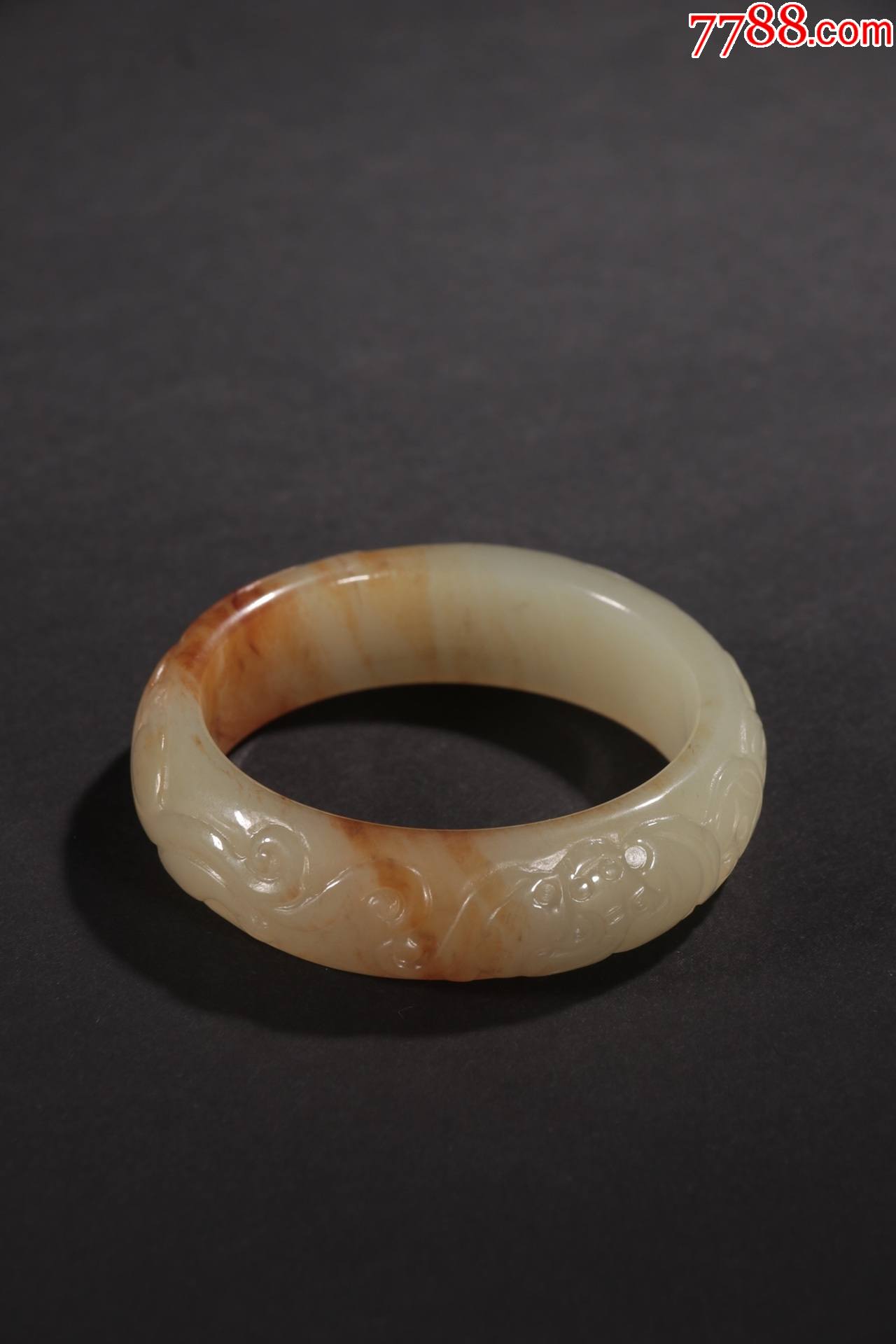 清代和田玉料螭龙纹扁条手镯