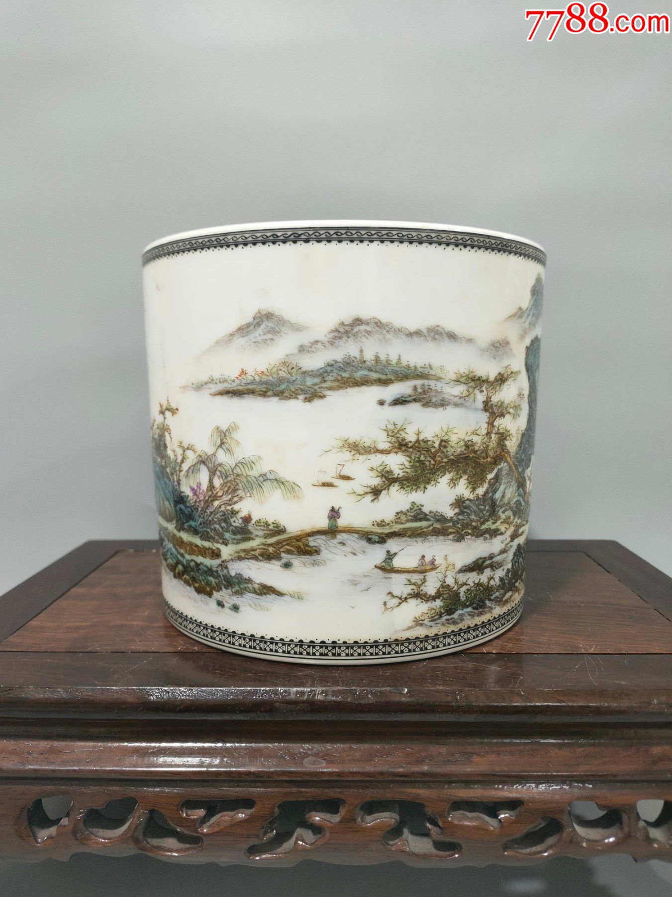 珠山八友汪野亭粉彩山水诗文图笔筒