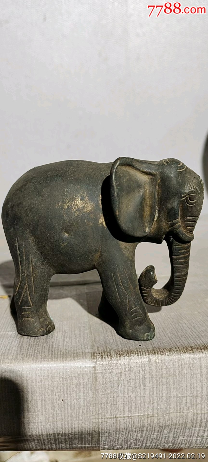 清代铜象摆件