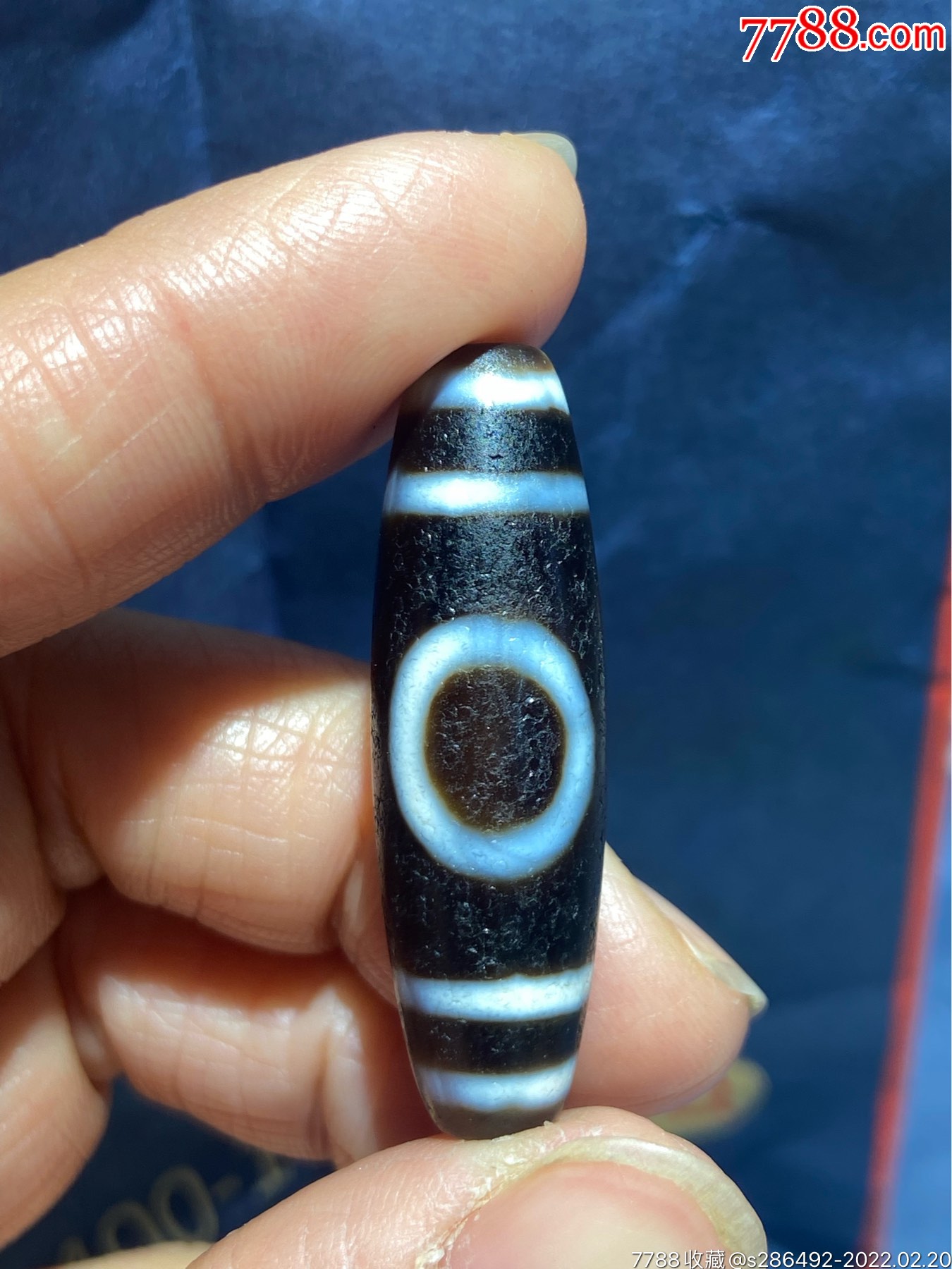 藏传万字一眼天珠