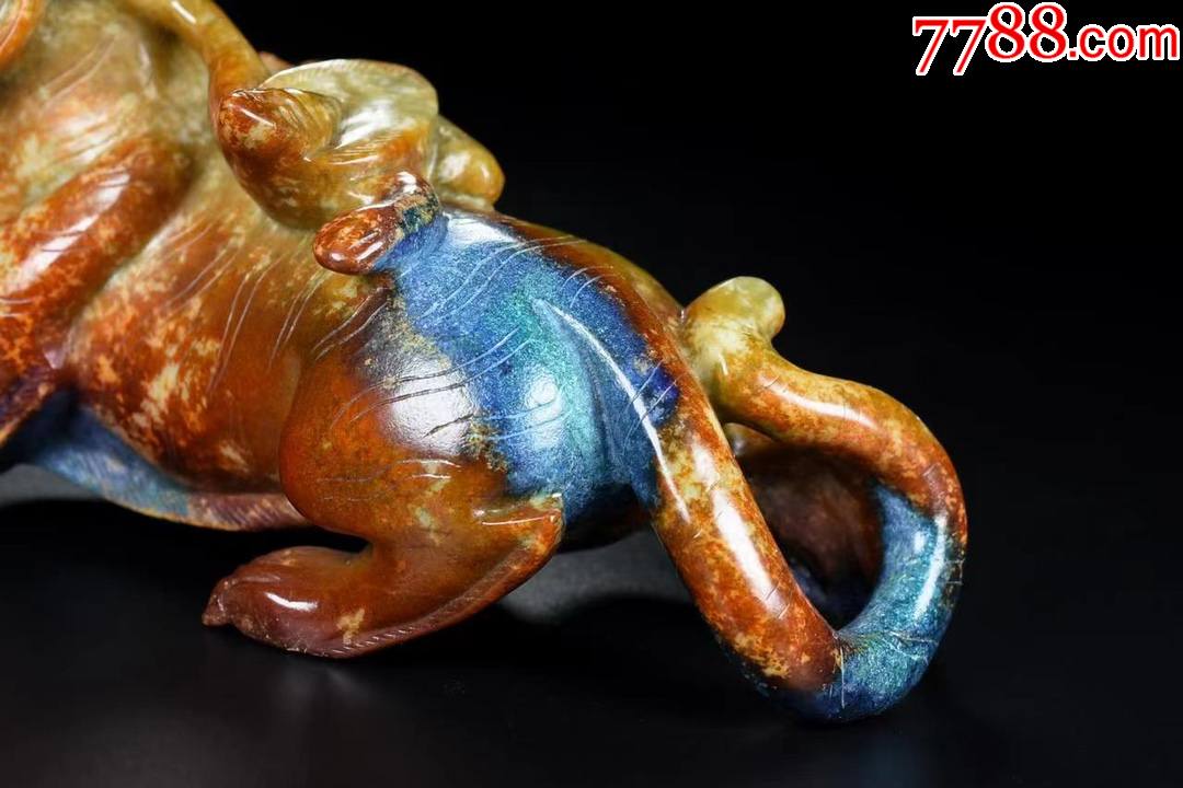 和田玉玉虎玉质细腻包浆厚重沁色入骨雕工精细品相完美细节如图