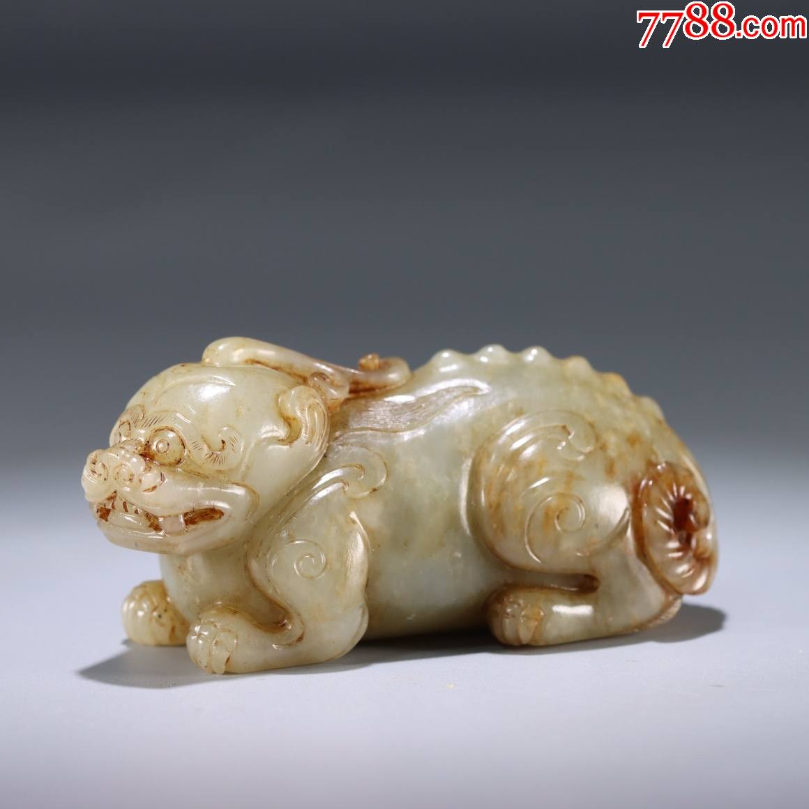 清代和田玉貔貅雕件