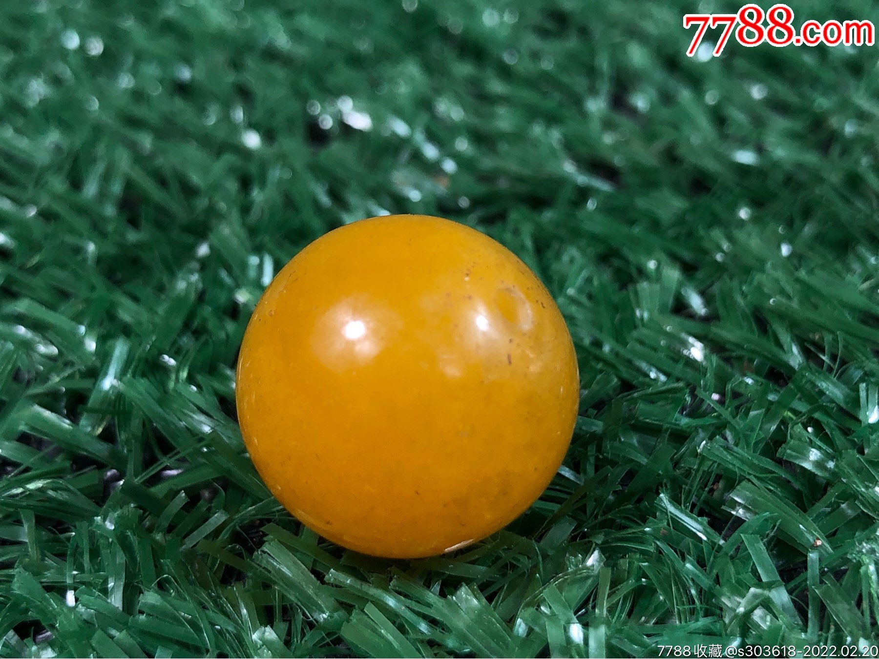 品名天然鸡油黄珠子