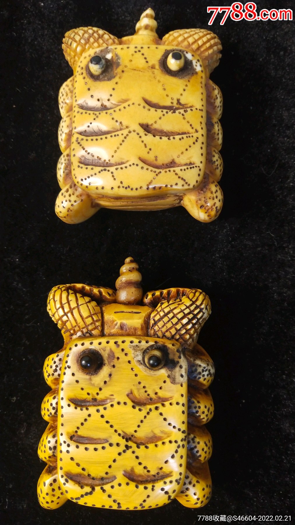 骆驼骨雕鼻烟壶一对