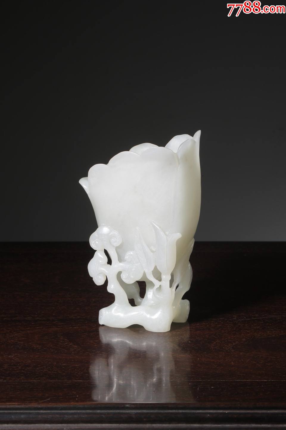 5品99和田玉安居乐业花耳瓶￥80,0009.