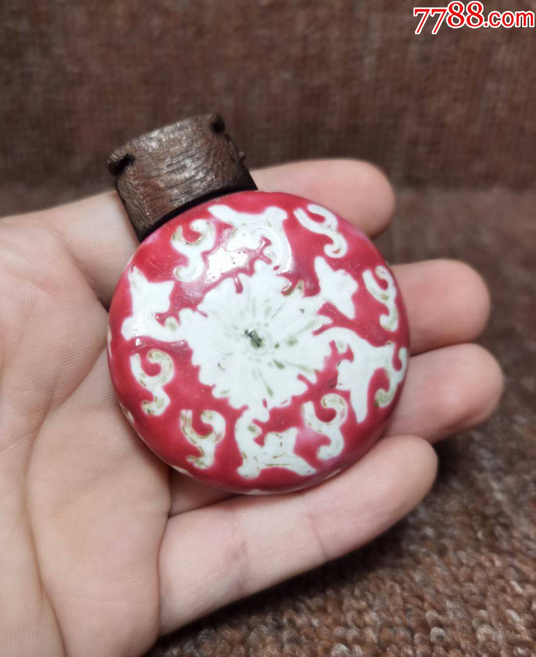 民国胭脂红粉彩西番莲纹鸟食罐一