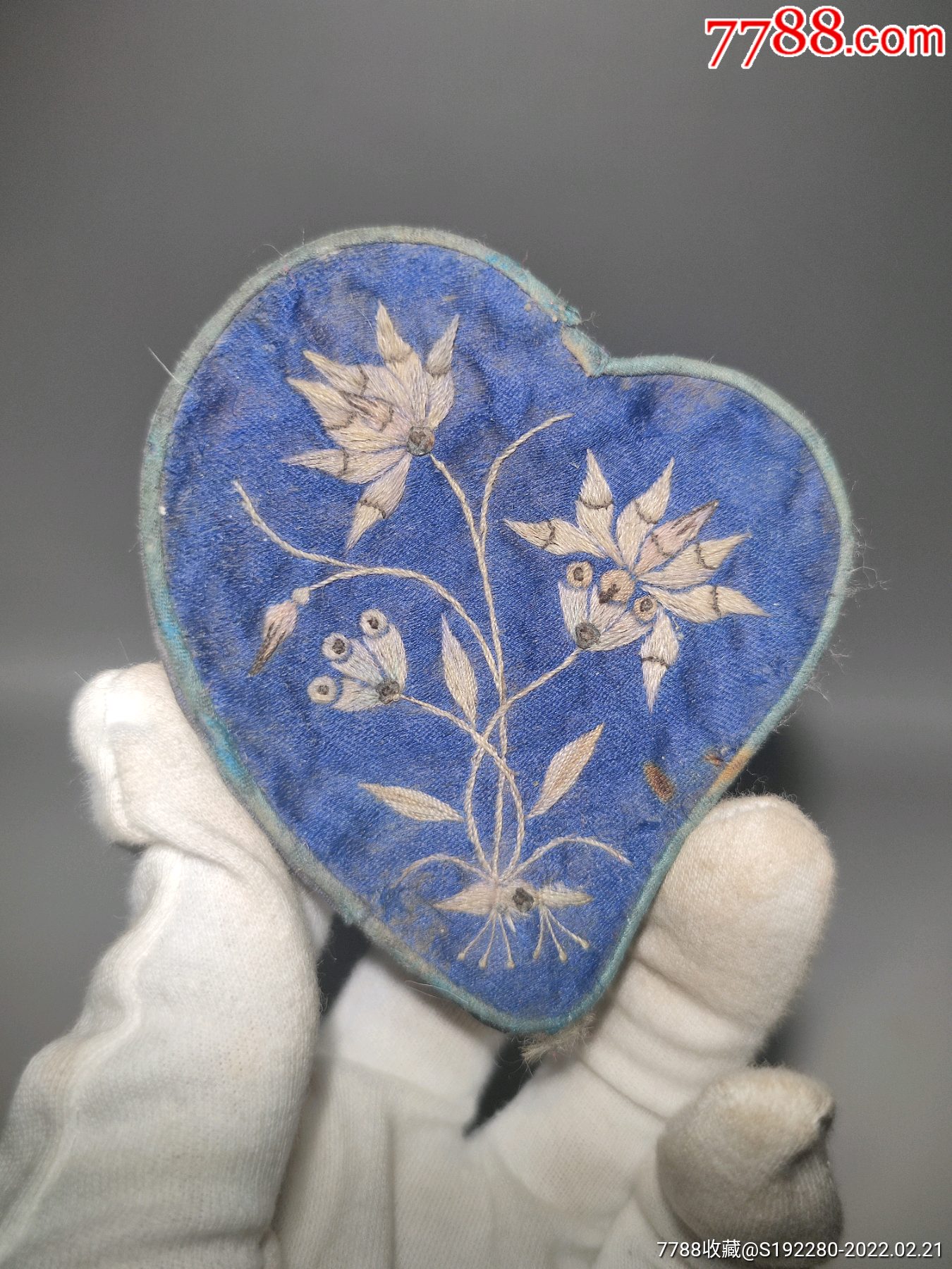 清代老刺绣耳罩长85cm宽75cm厚1cm