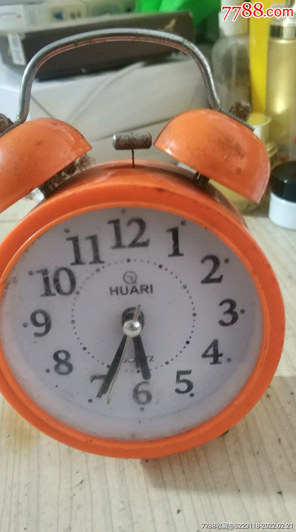 老电池马蹄闹钟一个