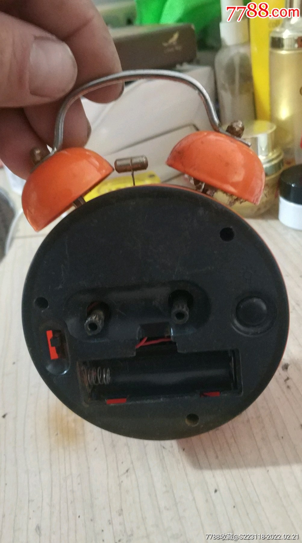 老电池马蹄闹钟一个