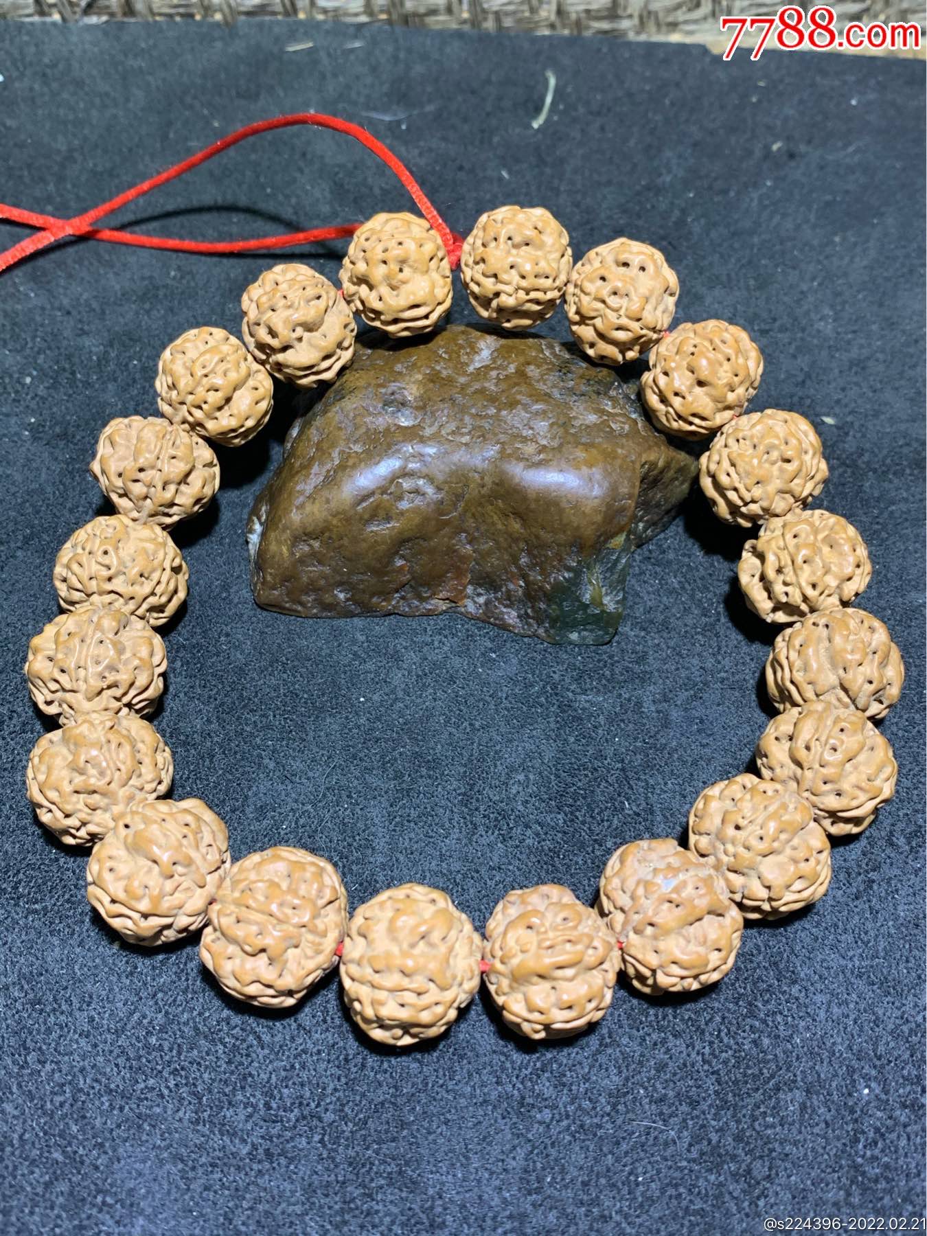 精美毕业级梅花双龙纹金刚菩提手串一条