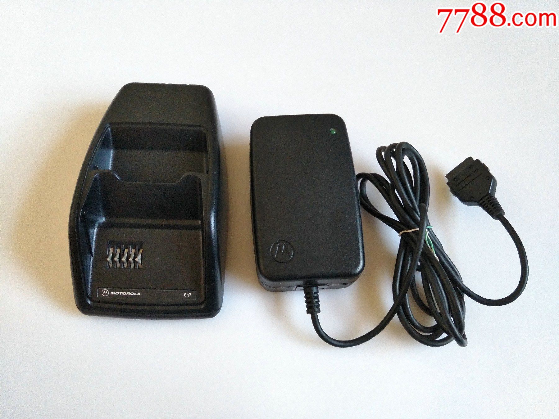 摩托罗拉充电器