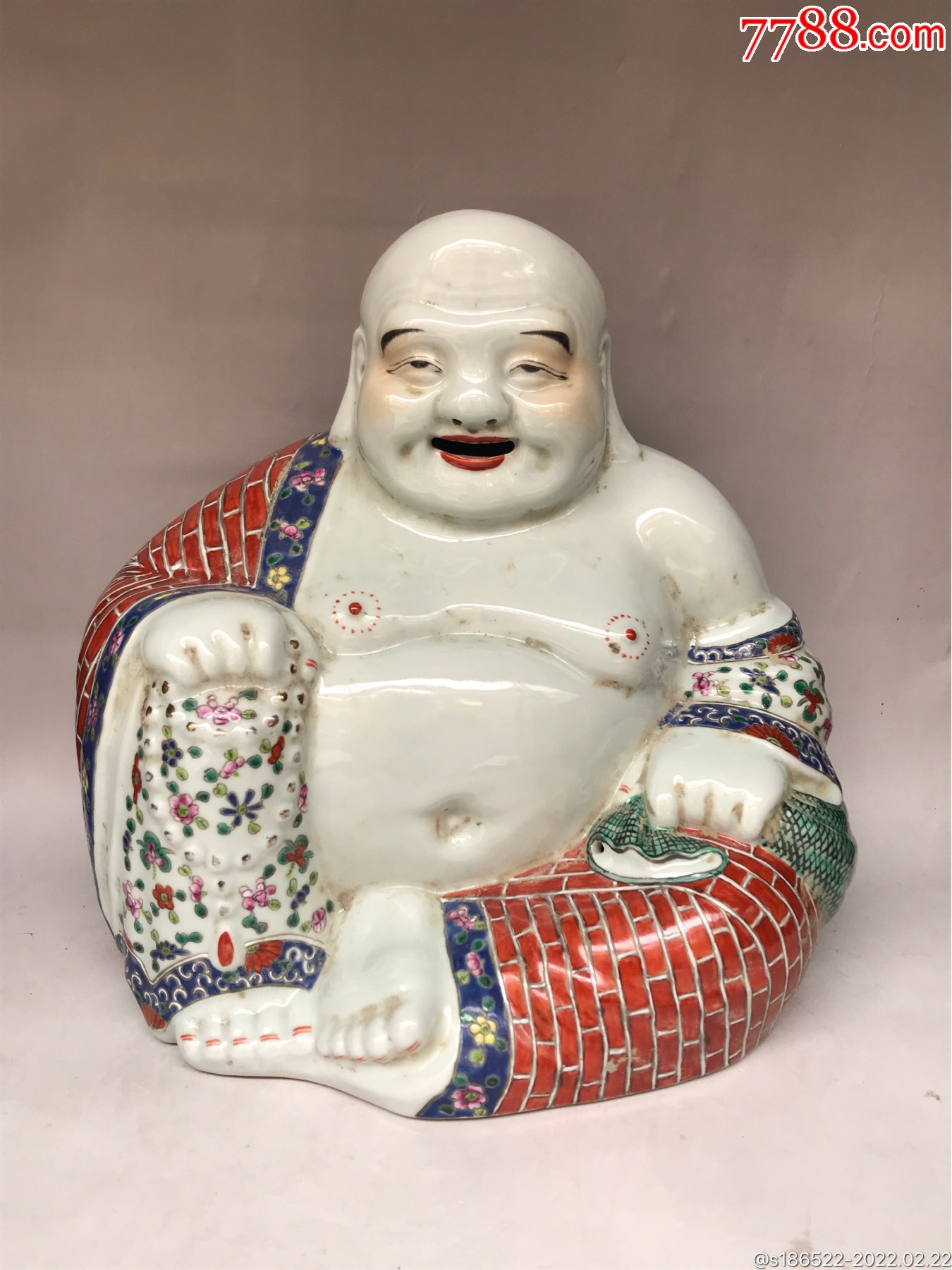 滚动鼠标滚轴,图片即可轻松放大,缩小更多"雕塑瓷/瓷雕