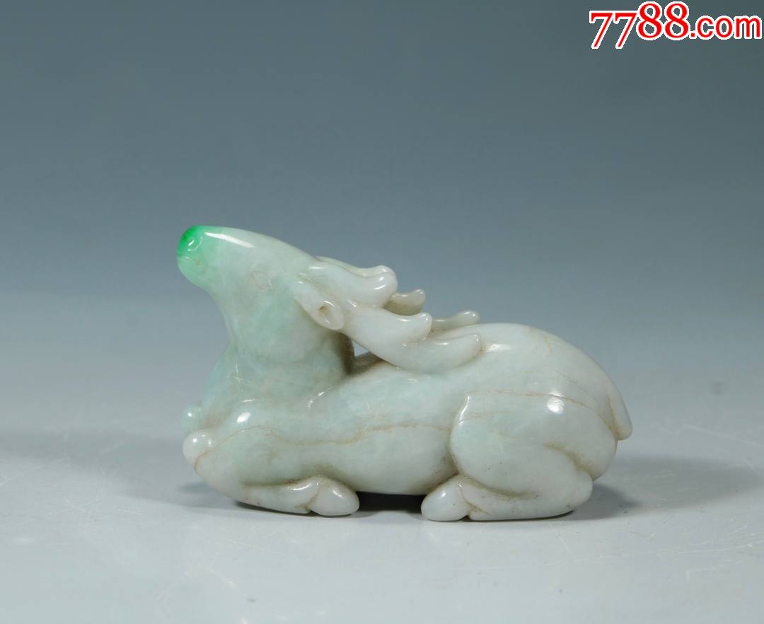 翡翠卧鹿摆件