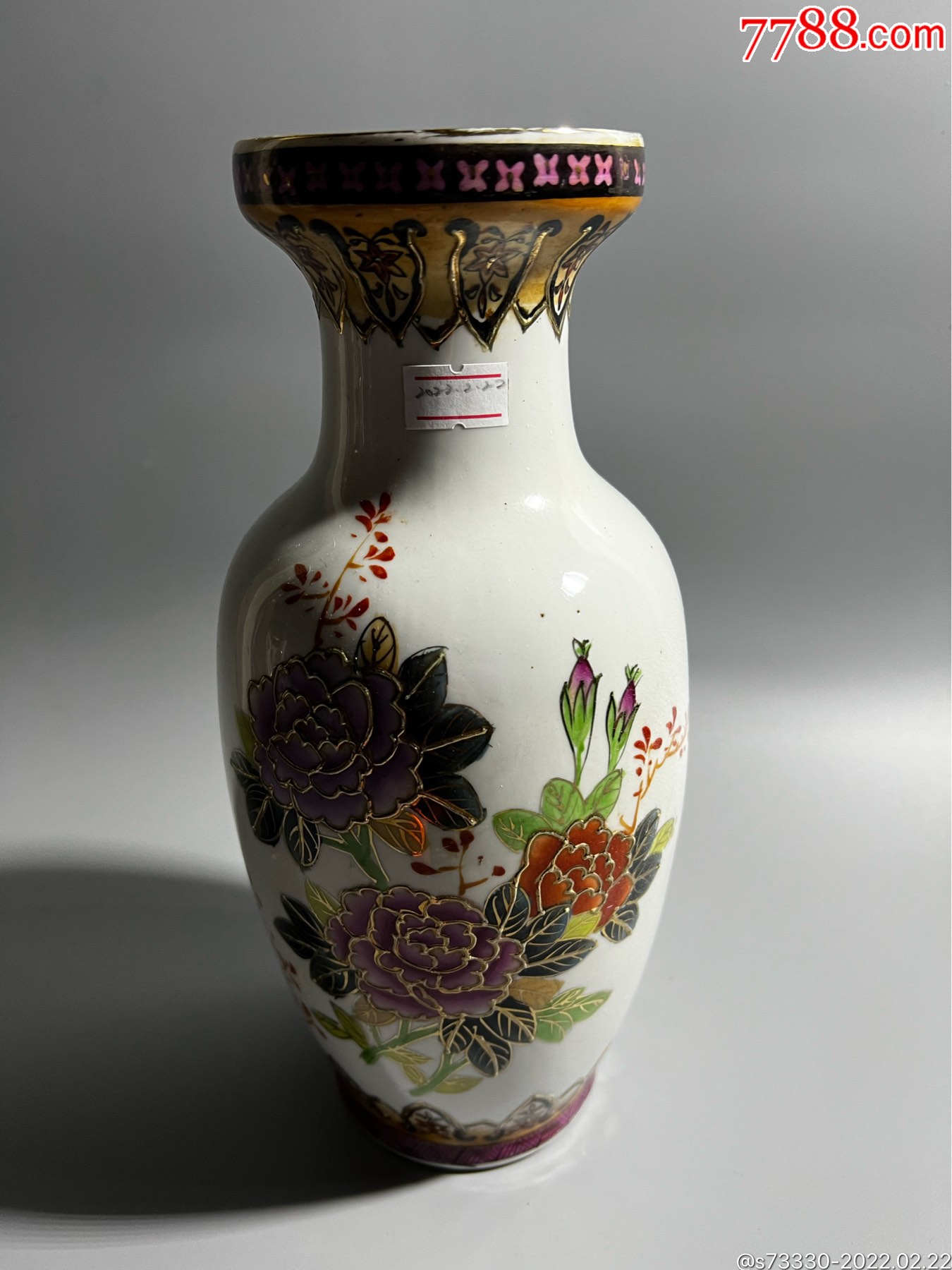 80年代潮彩牡丹花开富贵花瓶一只