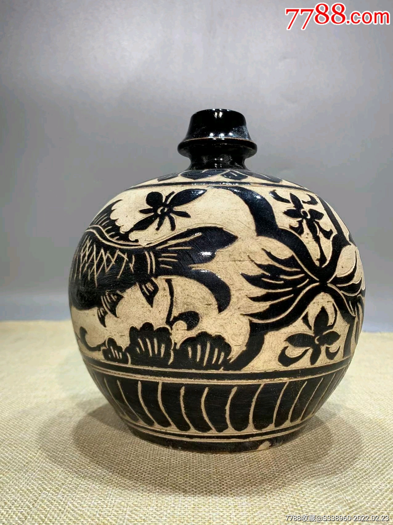 磁州窑黑釉刻花鱼纹肚喽瓶_黑瓷/天目瓷_第1张_7788瓷器