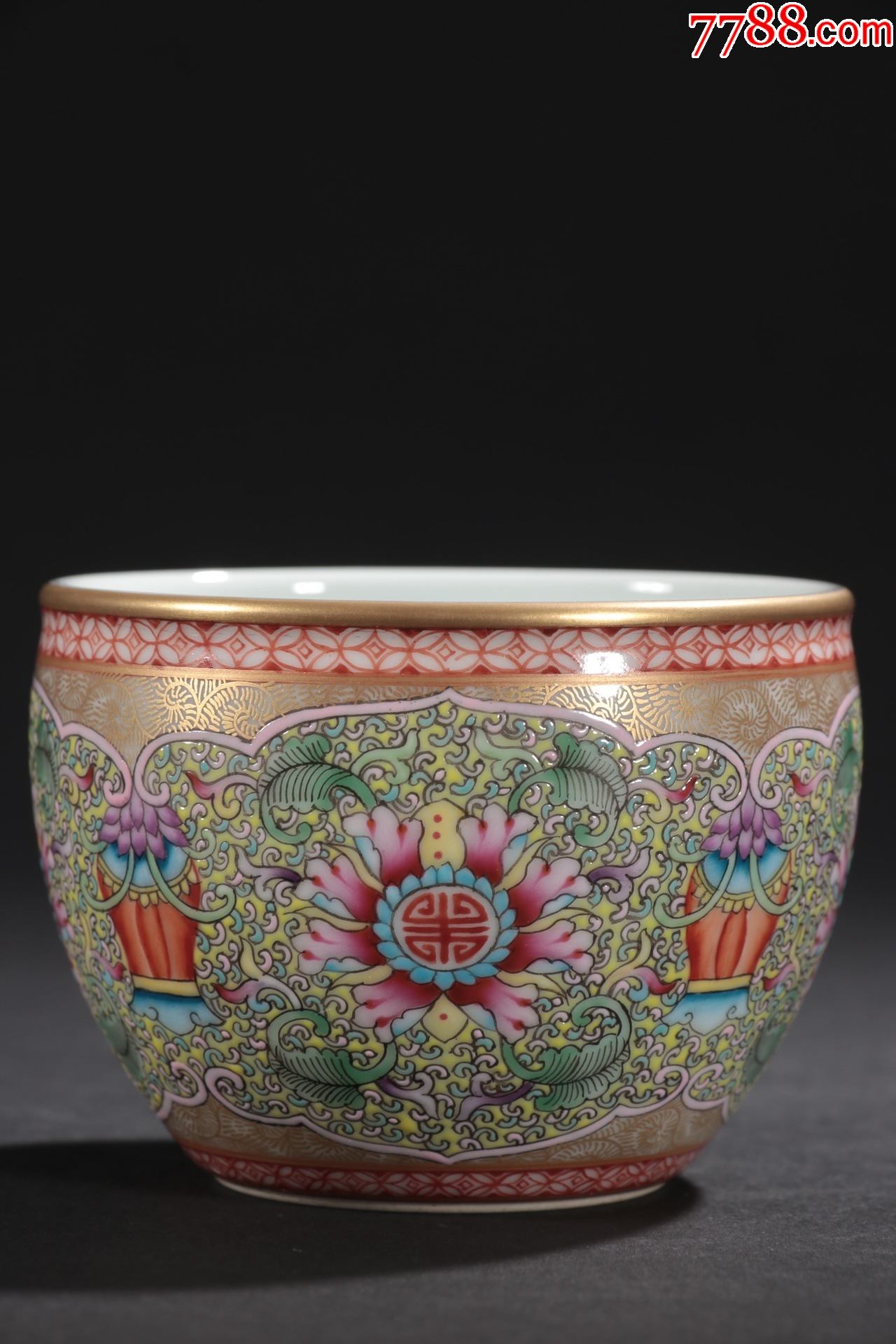 回流珐琅彩缠枝莲缸杯