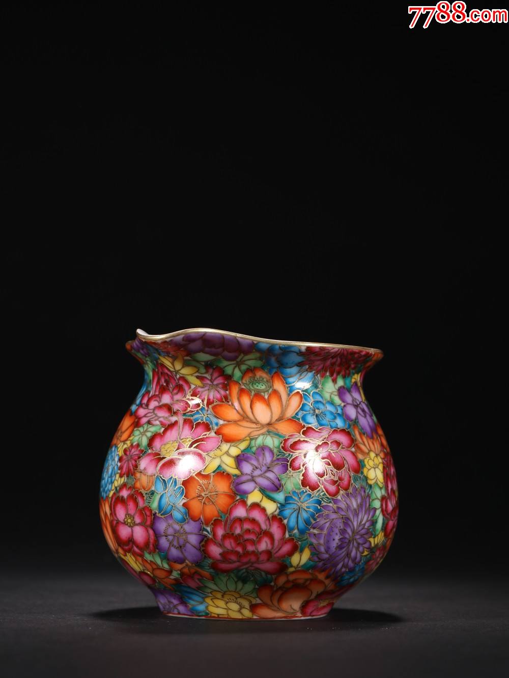 珐琅彩花纹公道杯