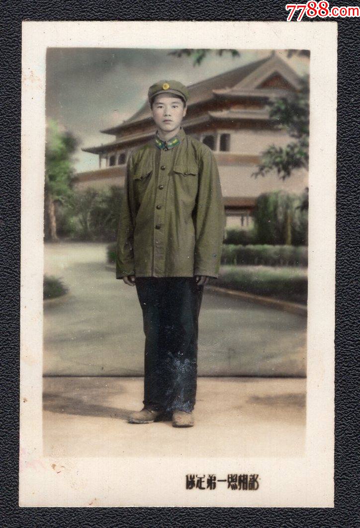 560年代军人老照片1张尺寸约4162厘米