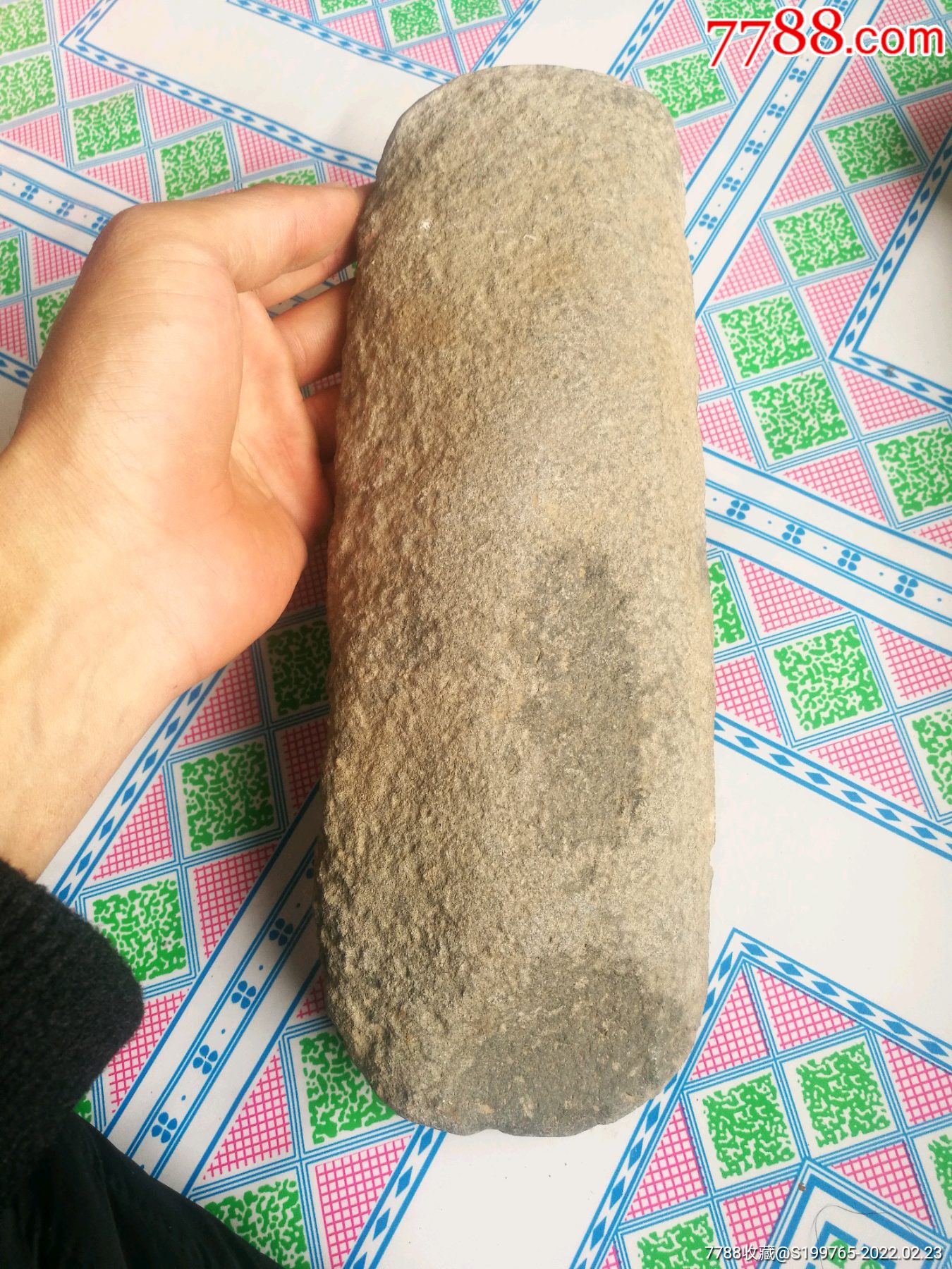 远古石铲个头大30多厘米喜欢拿走吧