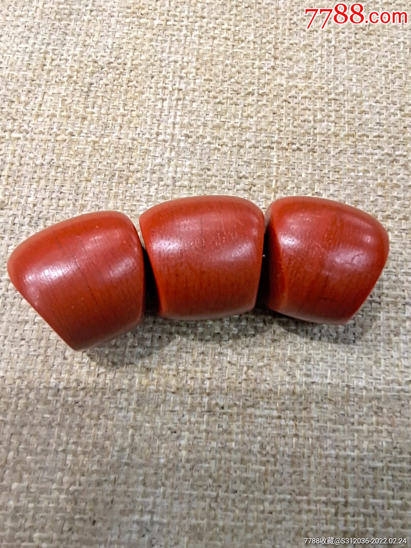 藏传老蜜蜡桶珠