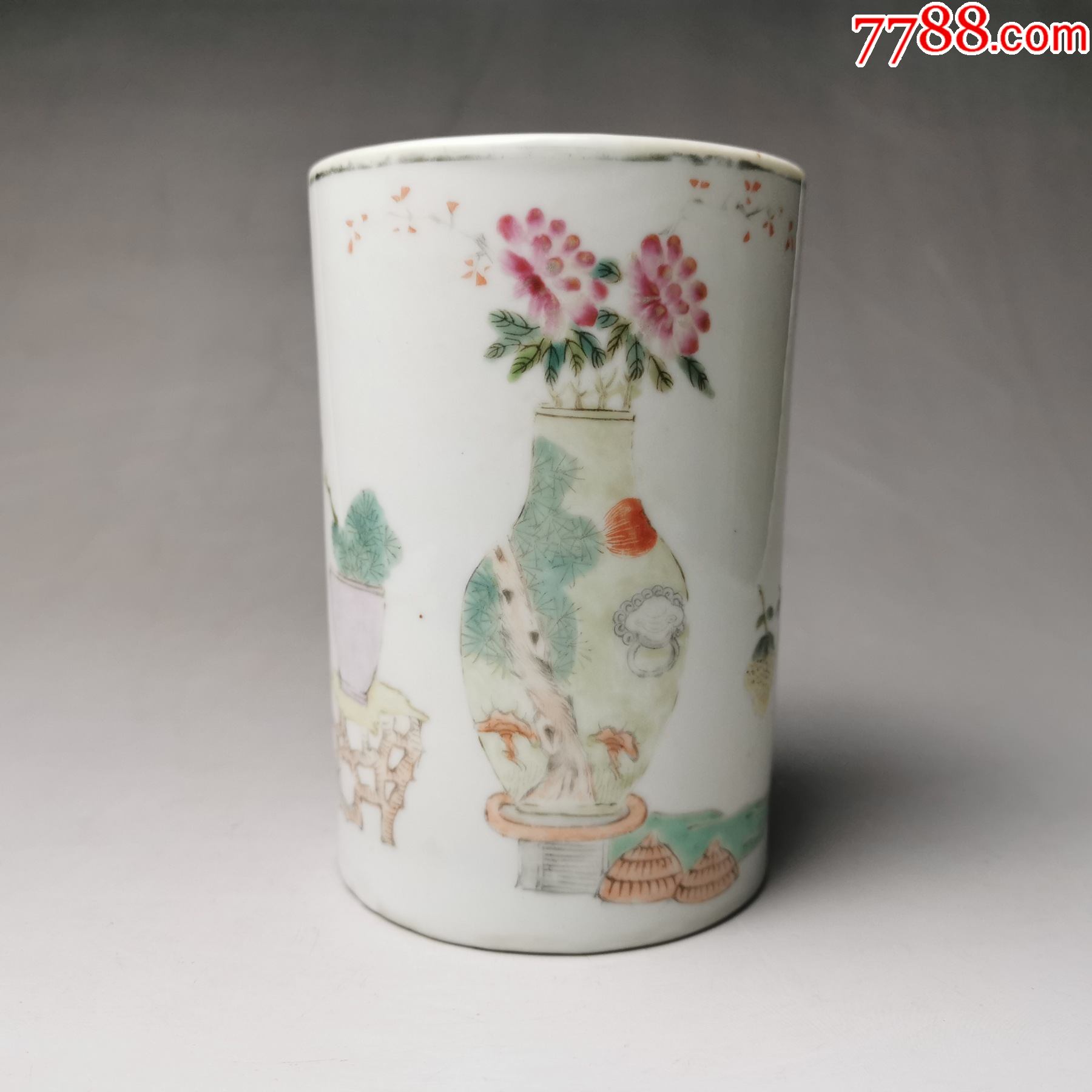 晚清粉彩花卉笔筒
