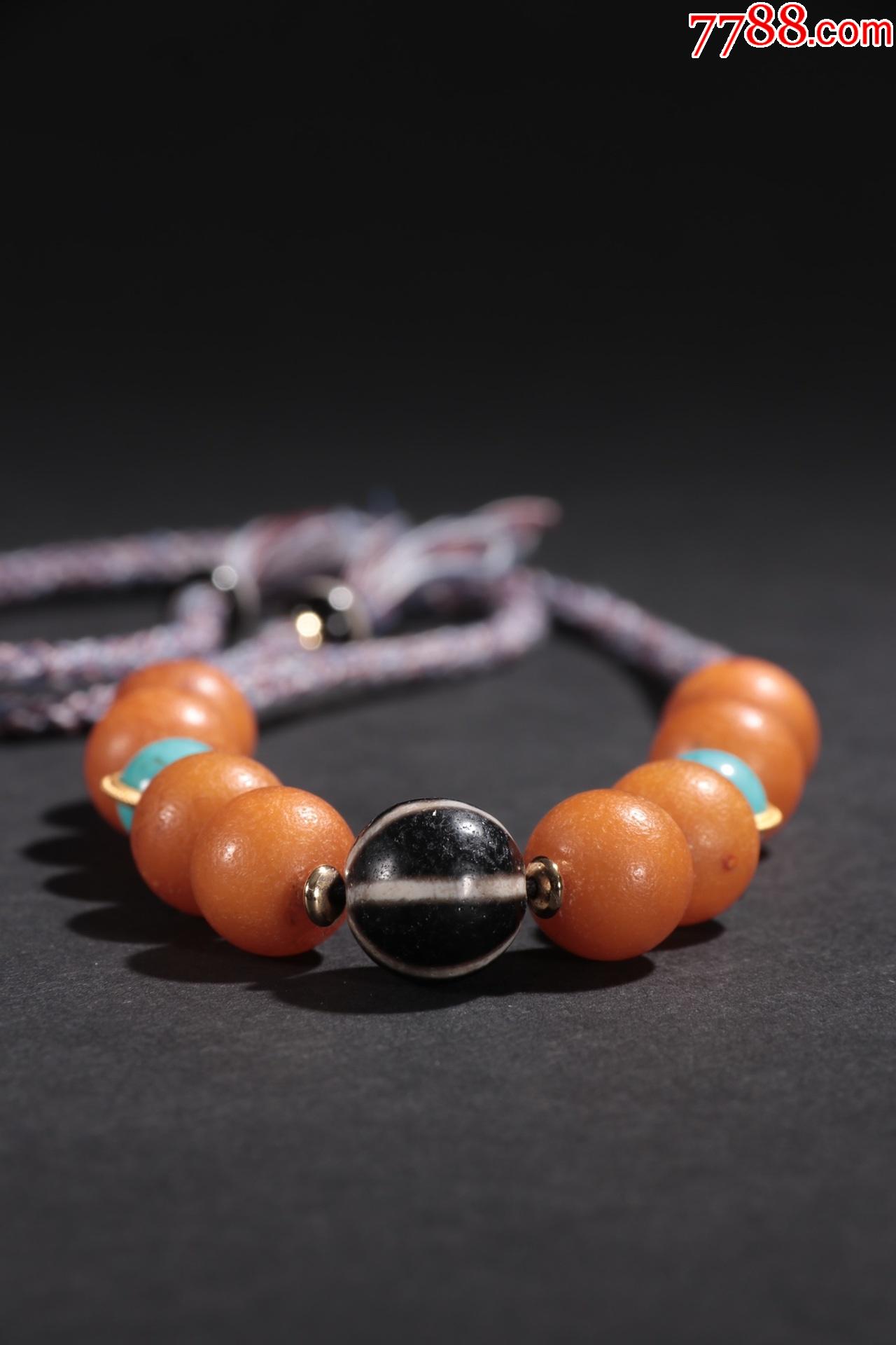 藏传天然百年蜜蜡配天珠挂件