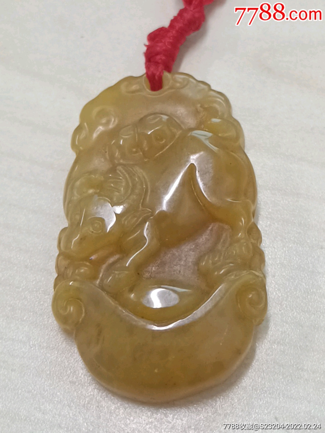 黄龙玉生肖牛挂件