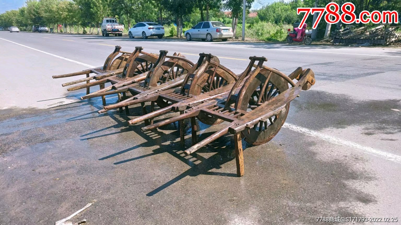 民国时期的双轮木推车五个