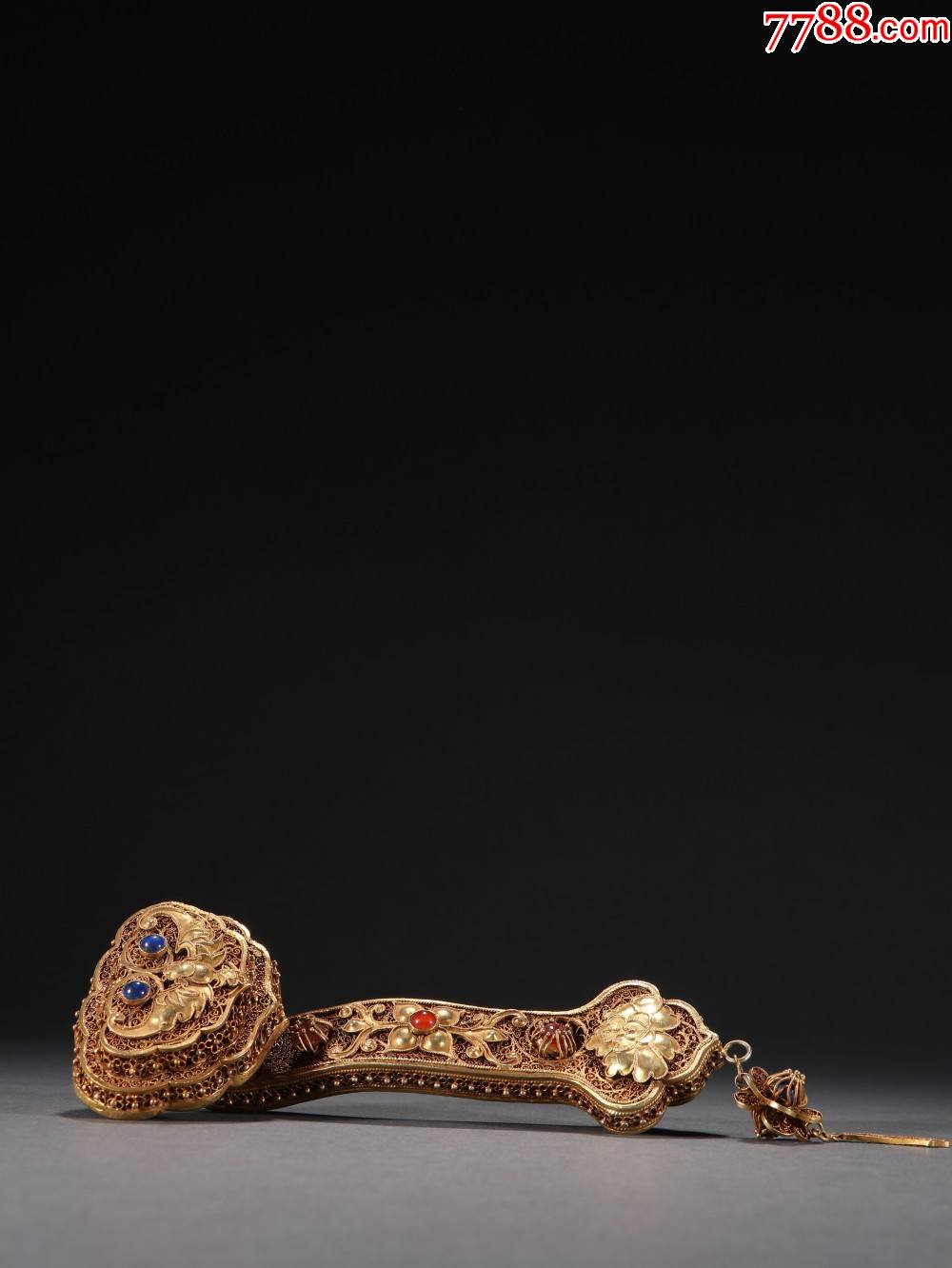 银鎏金花丝蝙蝠纹如意一柄