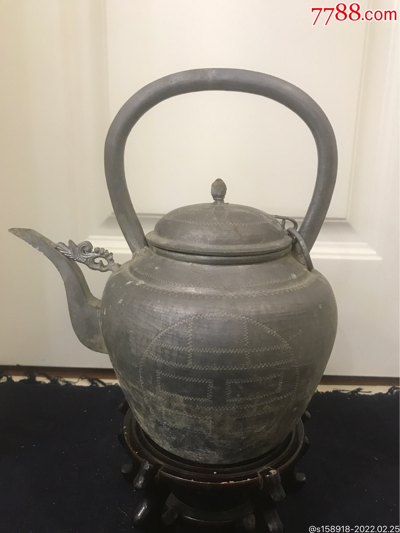 全美品刻喜字花卉纹大锡壶