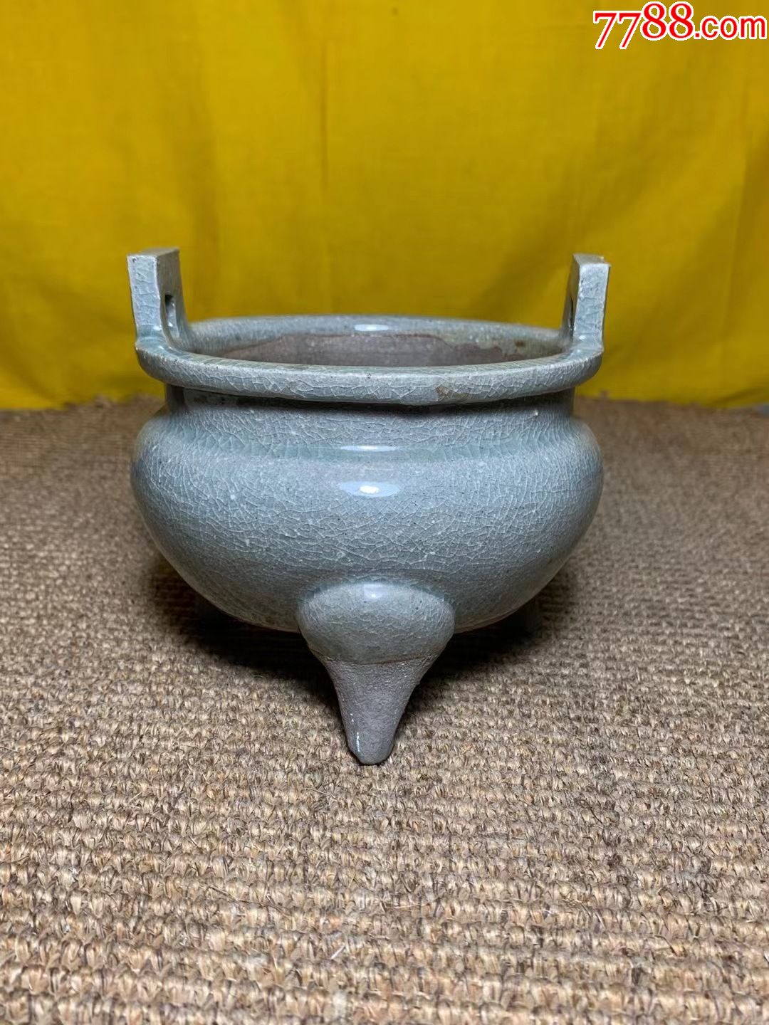 宋青瓷鬲式香炉