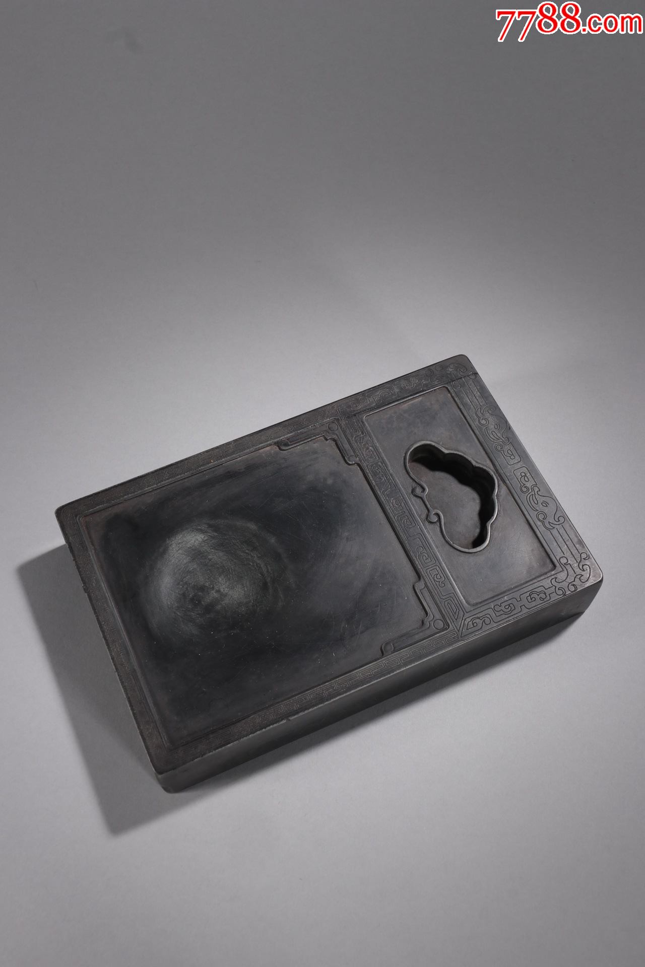 徐元文款老坑端石如意纹砚台