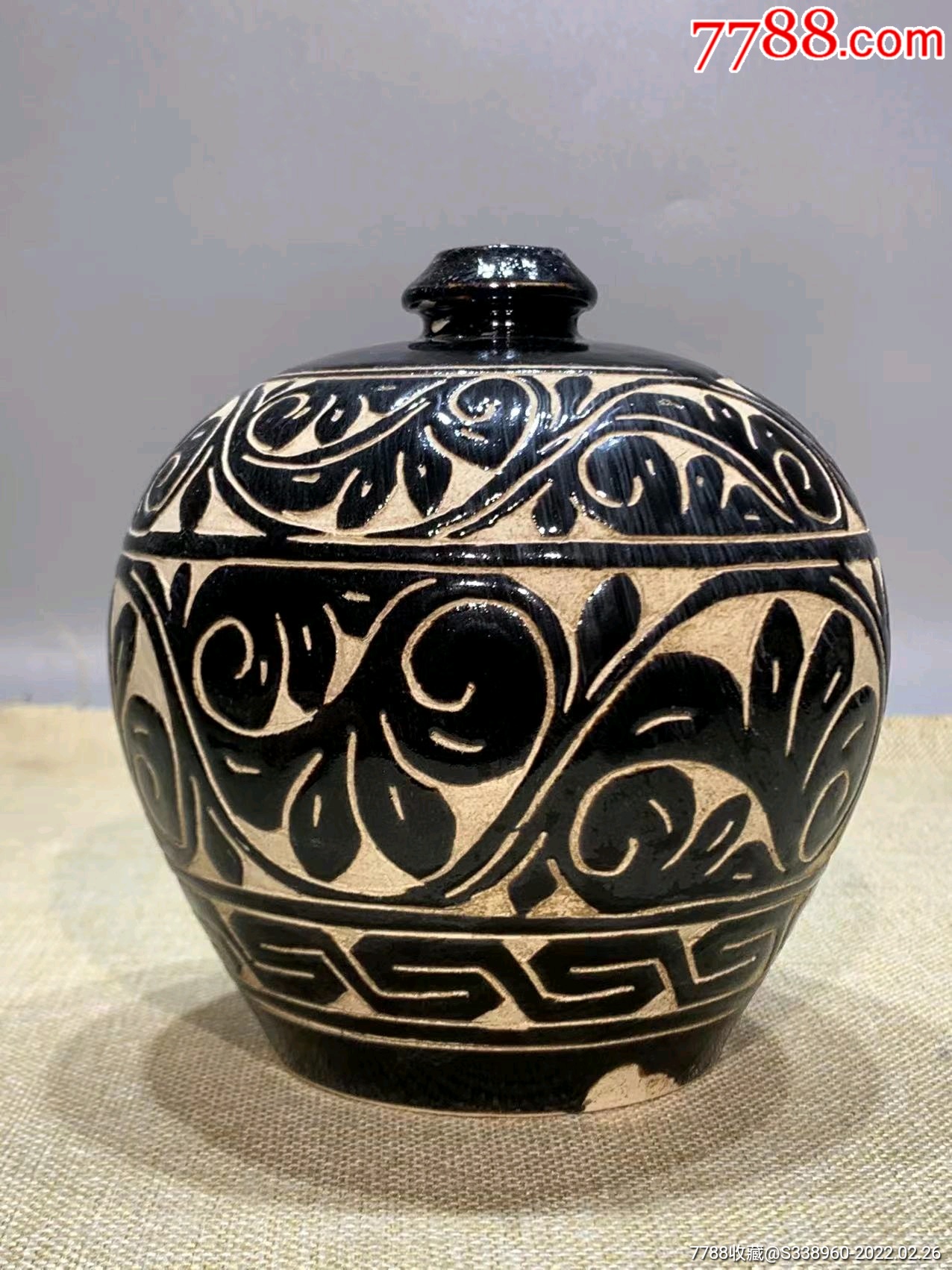 宋代黑釉刻花肚喽瓶_黑瓷/天目瓷_第2张_7788瓷器