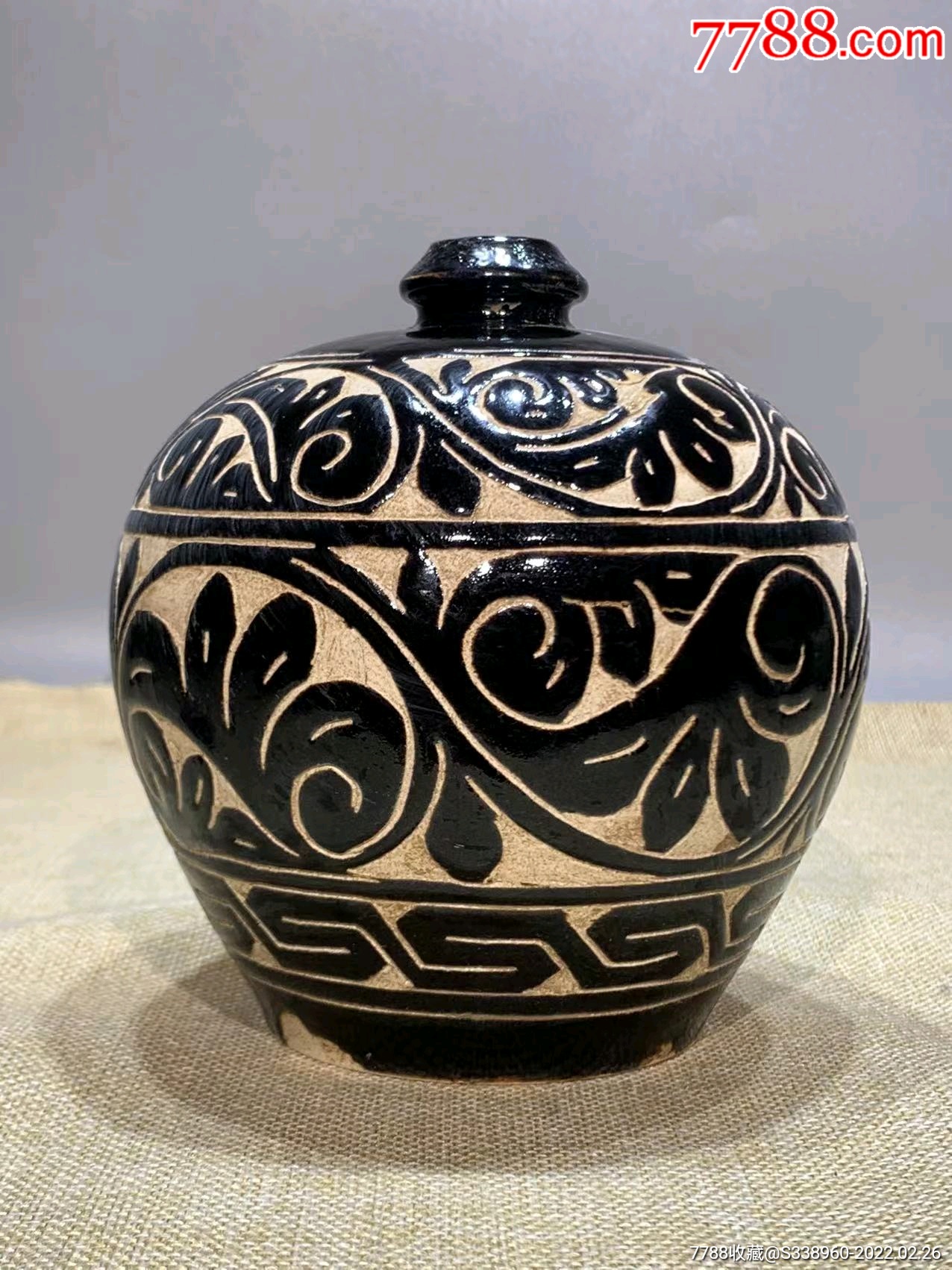 宋代黑釉刻花肚喽瓶_黑瓷/天目瓷_第3张_7788瓷器