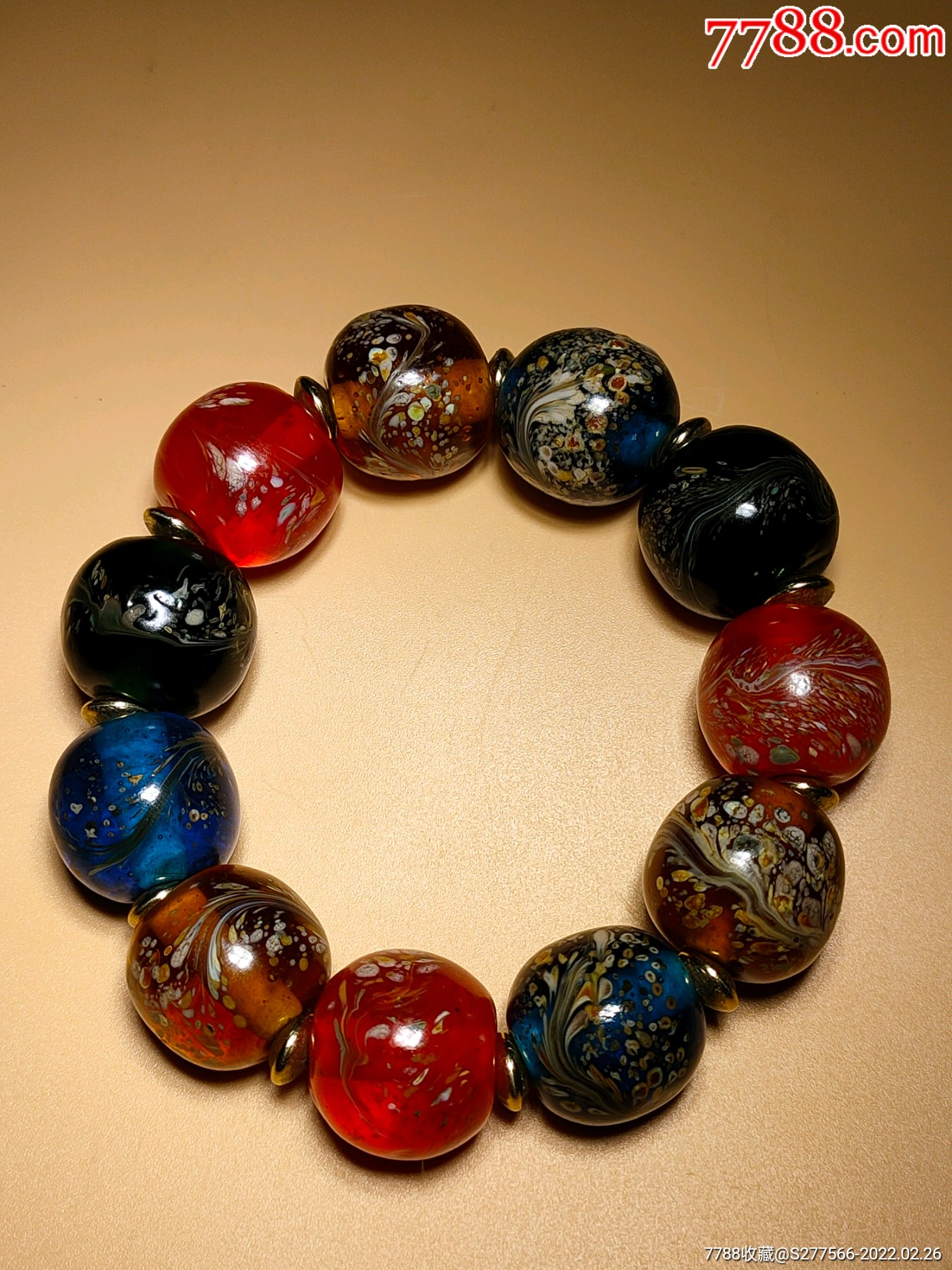 创汇时期的彩绘飞花纹老琉璃珠手串