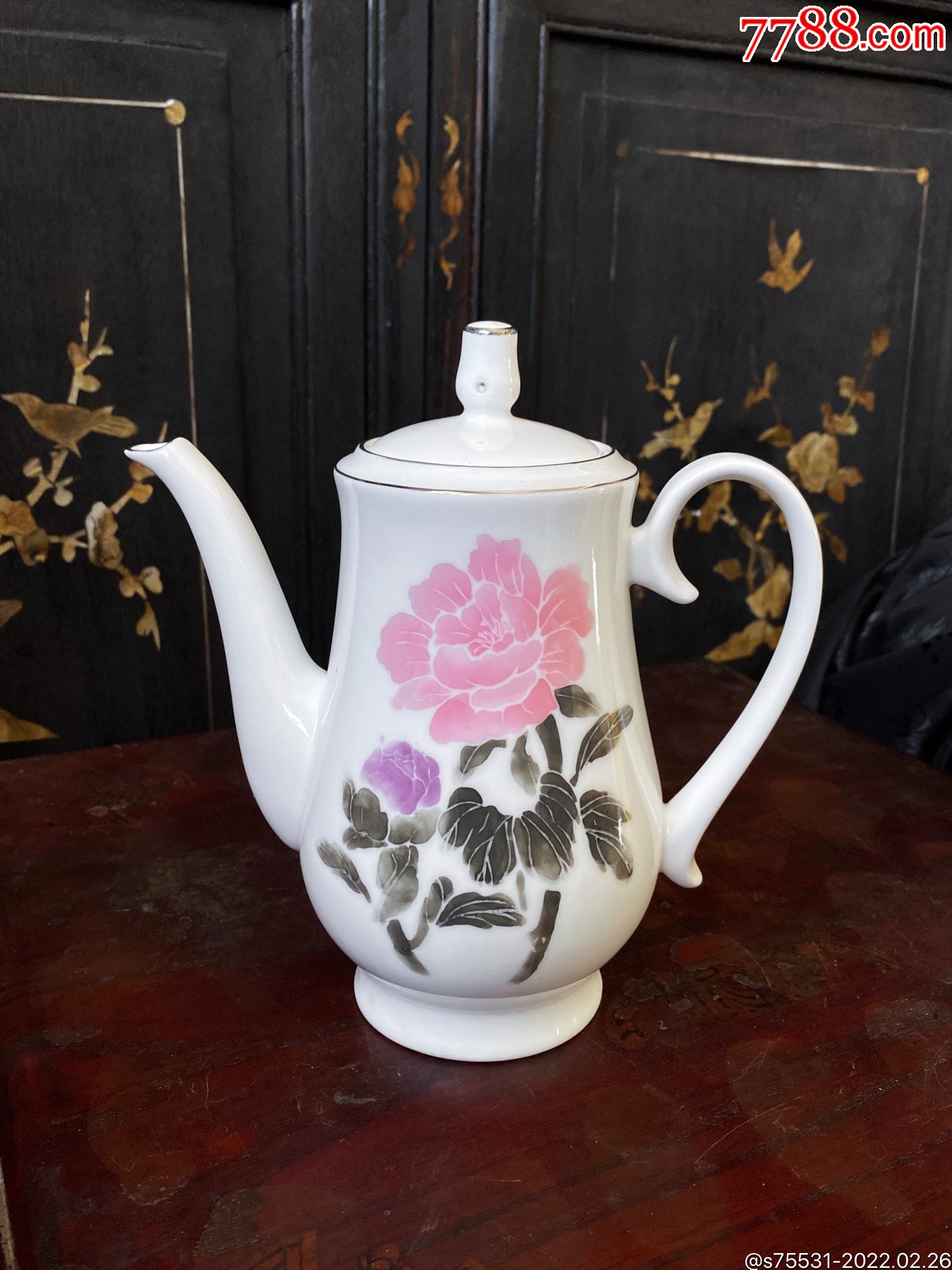 80年代博山陶瓷厂生产滑石瓷釉下彩牡丹茶壶